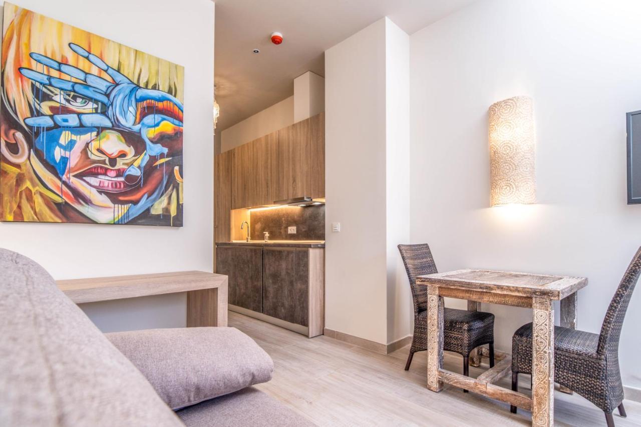 Tarifa Suites By Qhotels Exterior photo